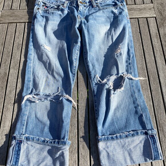 Abercrombie & Fitch Distressed Rolled Cuff Jeans (8R) - Picture 9 of 14